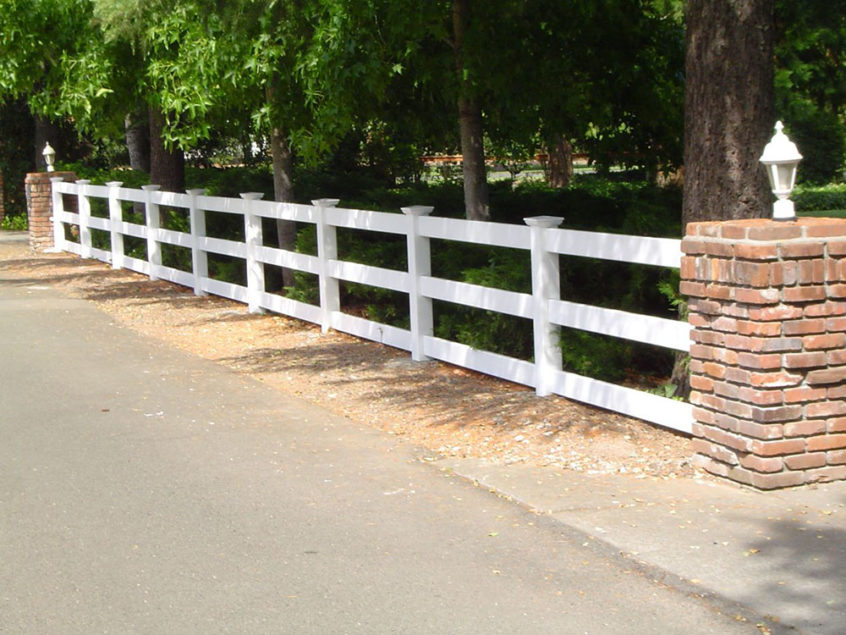3 board vinyl paddock fence with new england caps