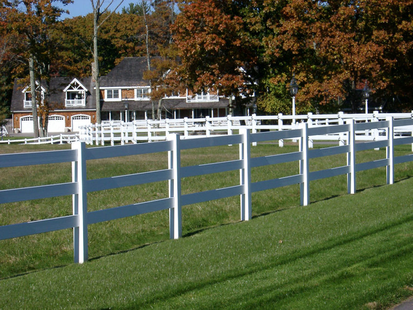 3 rail vinyl paddock fence