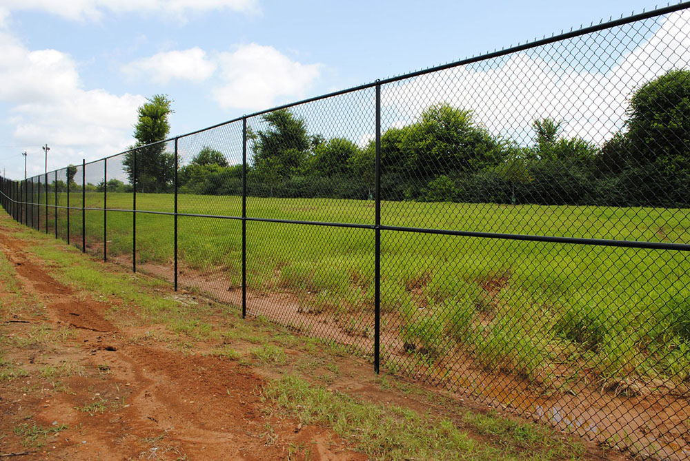 chain-link-fences-what-they-are-prices-installation-requirements